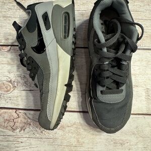 Nike Air • Youth • Sneakers